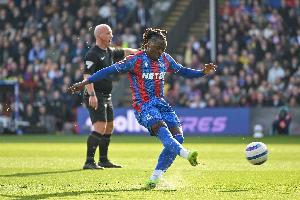 绿帽哥:埃泽开车时接到阿森纳电话兴奋地大喊,热刺对他感到愤怒