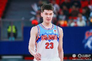 ewc-助队顶住!阿不都沙拉木半场5中2&6罚5中拿到9分5篮板